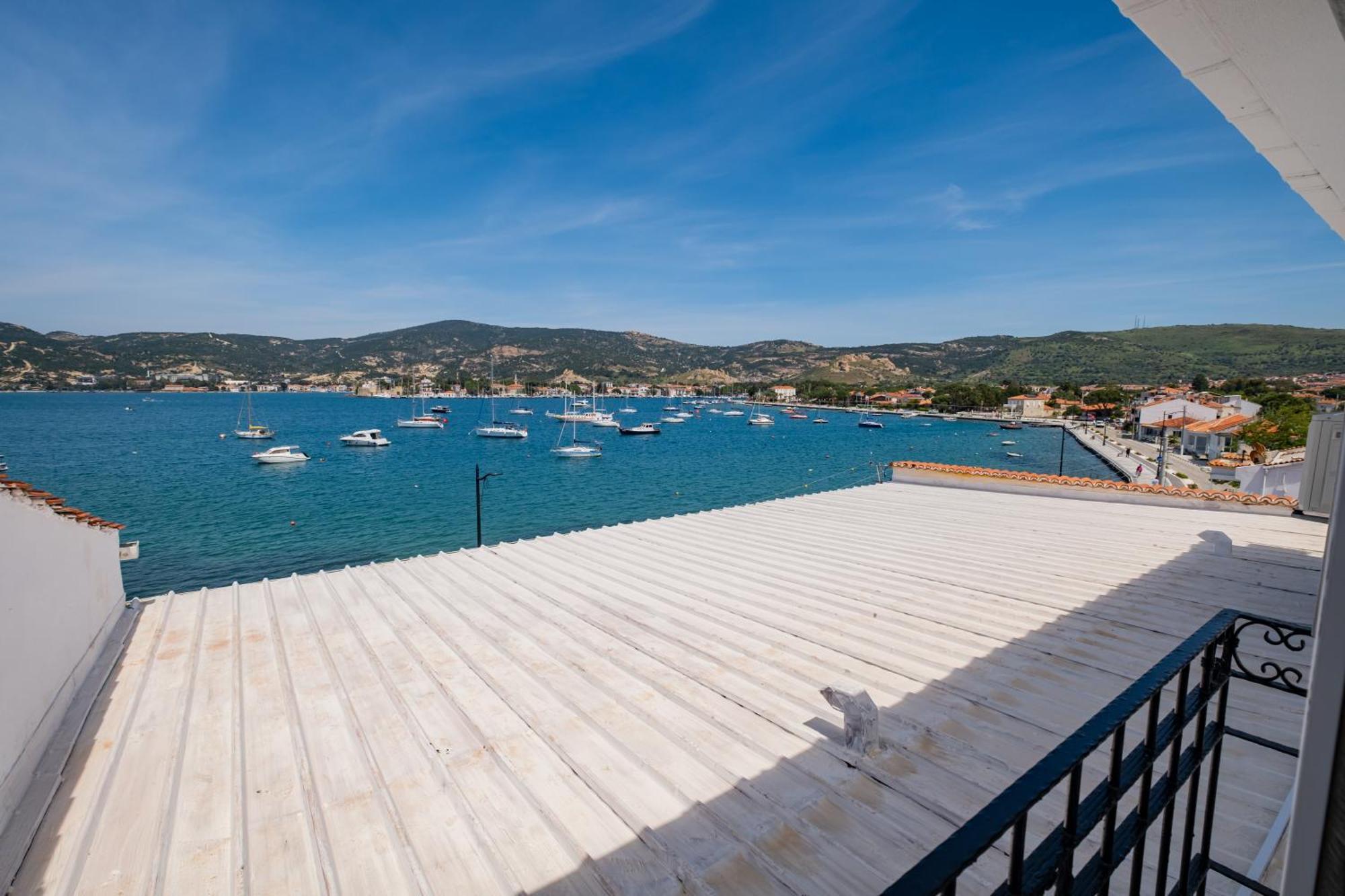 Bd Suites Foça Esterno foto