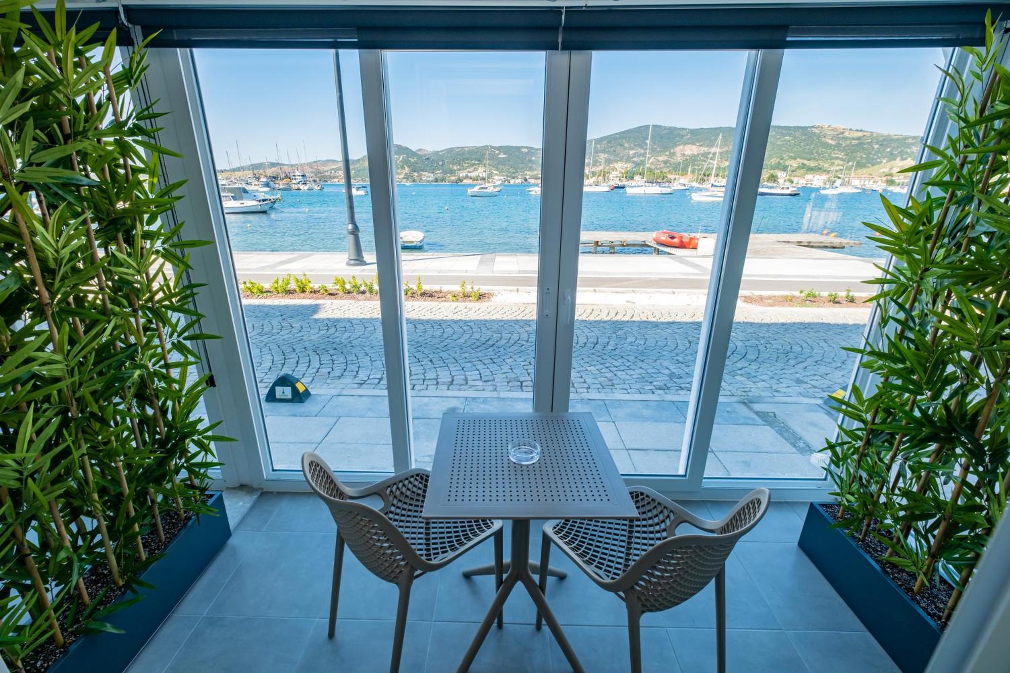Bd Suites Foça Esterno foto