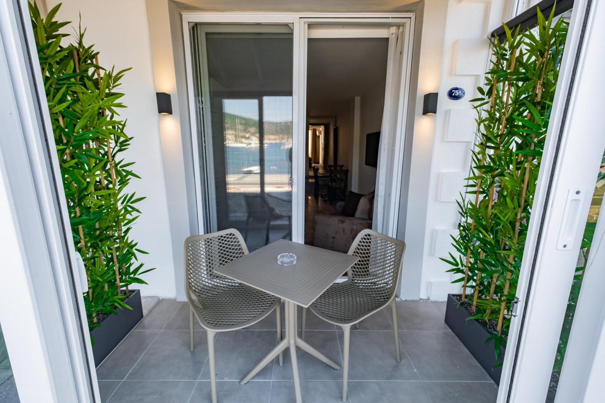 Bd Suites Foça Esterno foto