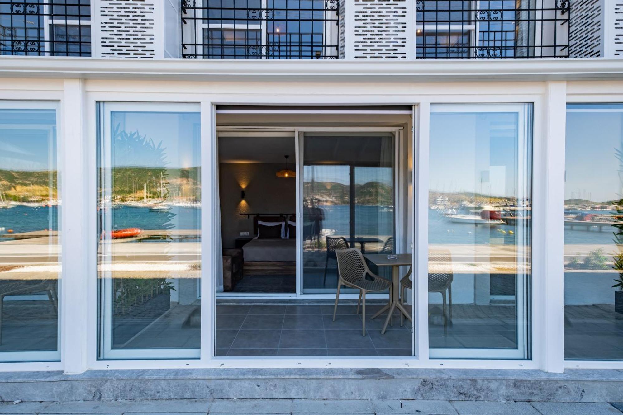 Bd Suites Foça Esterno foto